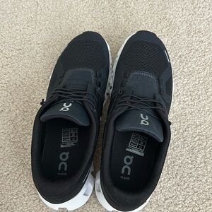 On. Cloud 5. Size 7.5 new